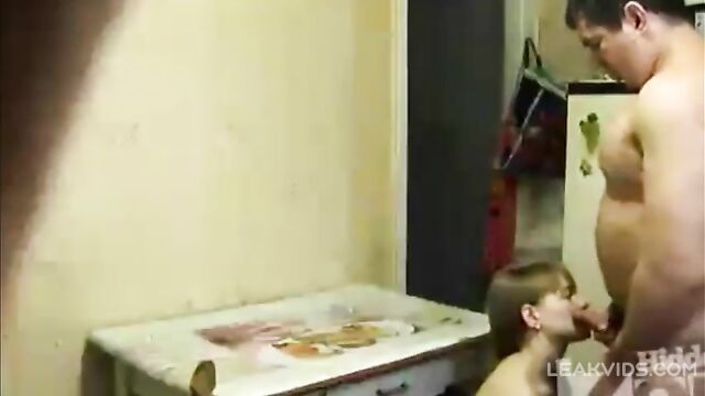 Real father and daughter blowjob caught on a installed spy camera - 3 image