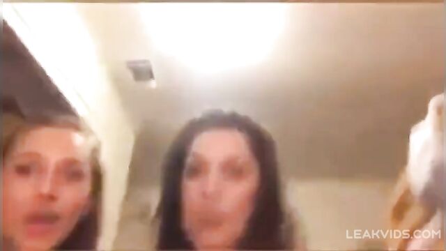 Real mom shows her boobs in front of her daughter - 4 image