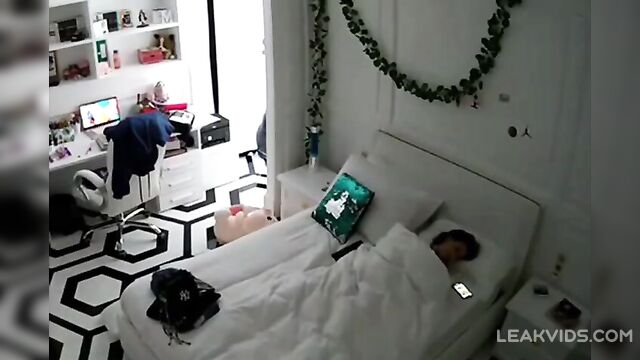 Pretty mommy caught masturbating to porn and Caught on hidden camera! - 3 image