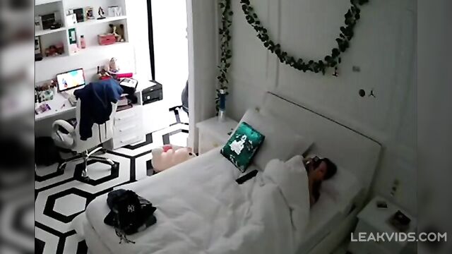 Pretty mommy caught masturbating to porn and Caught on hidden camera! - 5 image