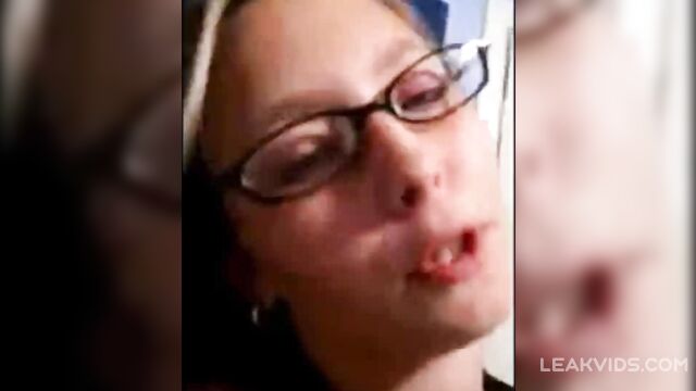 Sexy Mom Masturbate on Hidden cam, she wanted a big dick but only had a electric toothbrush - 1 image