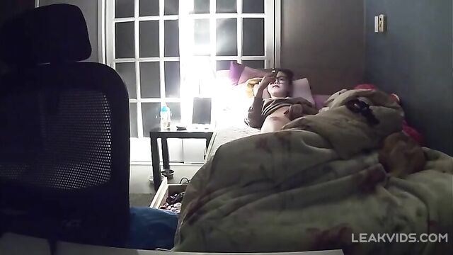 Spy on Chinese Mom with Glasses Masturbating on Hidden Camera Leaked Video - 5 image