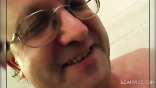 Drunk and passed out daughter fucked by an older perverse father - 4 image