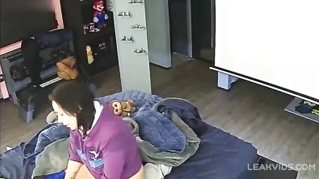 American Sister Fucking Her Sick Brother On Ip Cam - 4 image