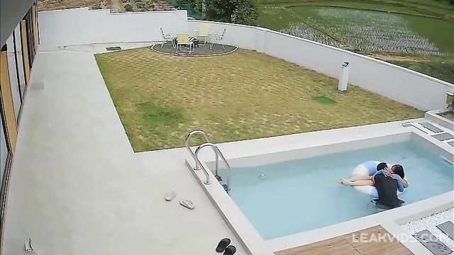 Korean Teenage Brother And Sister Groping The Pool On Hidden Camera - 3 image