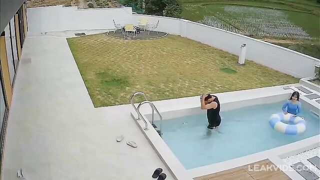 Korean Teenage Brother And Sister Groping The Pool On Hidden Camera - 4 image