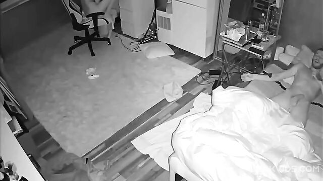 American Streamer Sister Fucks Her Brother On Ip Cam - 2 image