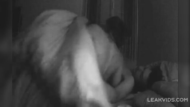 18 Year Old Brother And Sister Have Incest Sex For The First Time On Ip Cam - 2 image