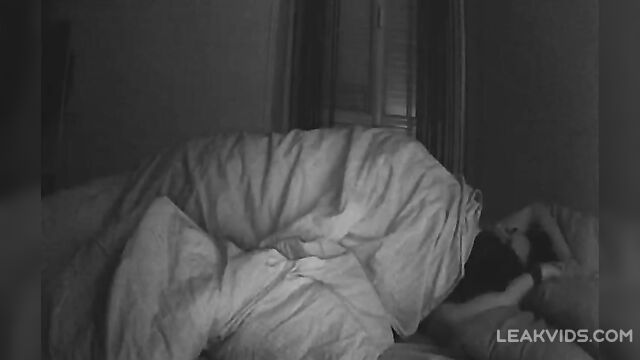 18 Year Old Brother And Sister Have Incest Sex For The First Time On Ip Cam - 5 image