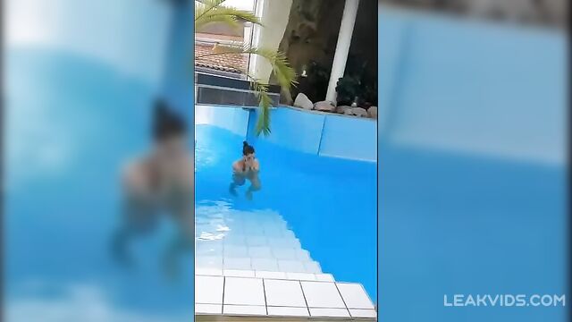 Nude sister in pool pussy, boobs, tits and ass view - 1 image