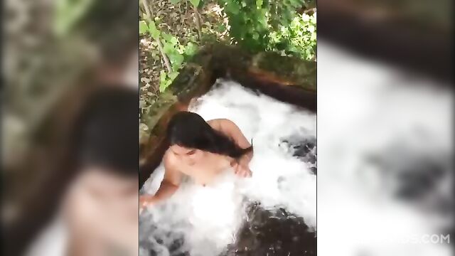 Sexy Punjabi Daughter Outdoor Nude Bathing - 4 image