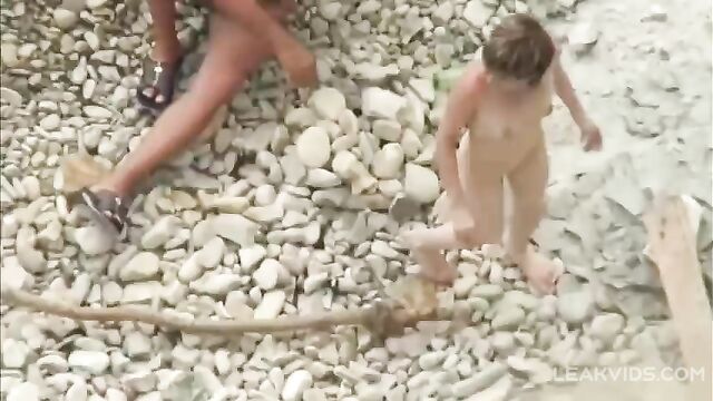 Grandfather Fucks His Granddaughter On A Public Beach Spy Cam Incest Scene With Riding - 2 image