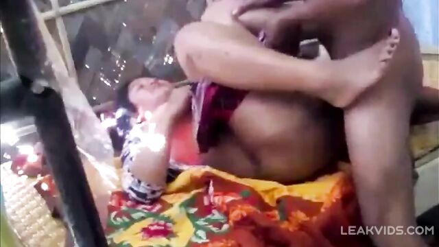 Mature Desi Aunty Fucked By Her Nephew