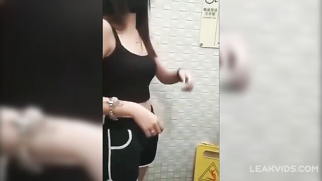 Hong Kong Girl Strip Naked In Public And Unmasked - 1 image