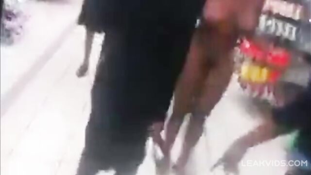Hot african girl stripped naked for stealing in South Africa supermarket - 3 image