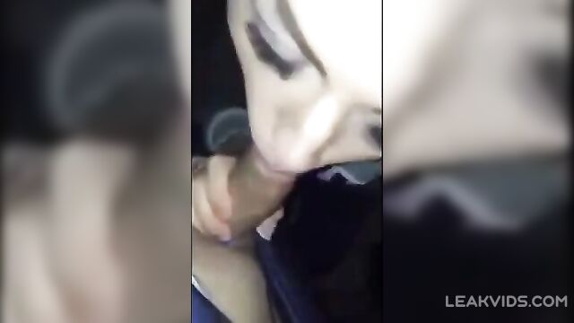 Real Police Officer Gives Blowjob Leaked Sex Tape - 4 image